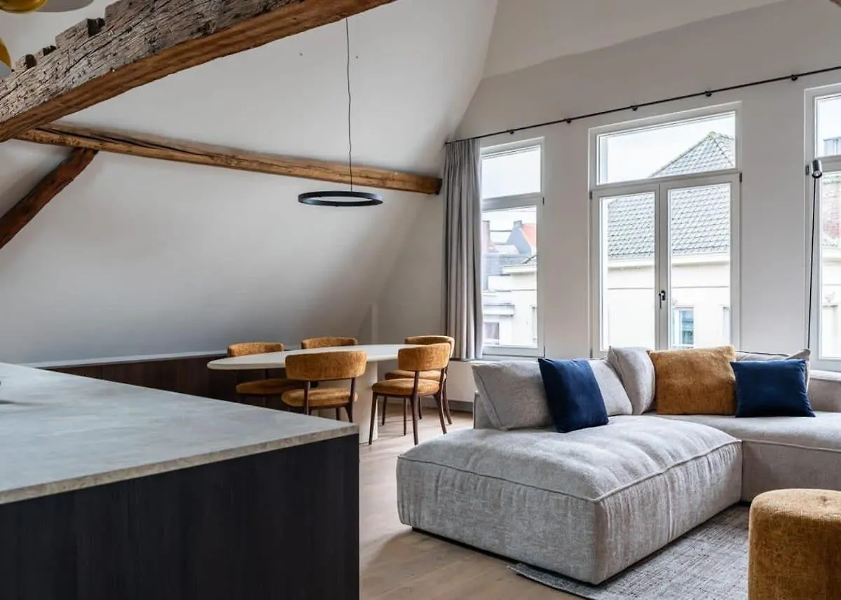 Lägenhet Huswell - City-View Loft With Wooden Beams And Mezzanine Gent